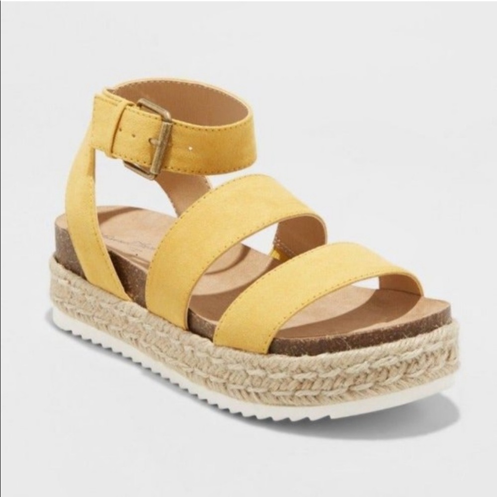 Universal thread yellow espadrilles